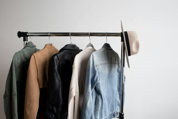 Moda genderless: cos’è, da dove nasce e come si porta l’abbigliamento senza genere