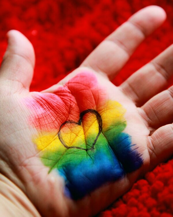 Ally: significato e come essere un alleato LGBTQIA+ nella vita di tutti i giorni