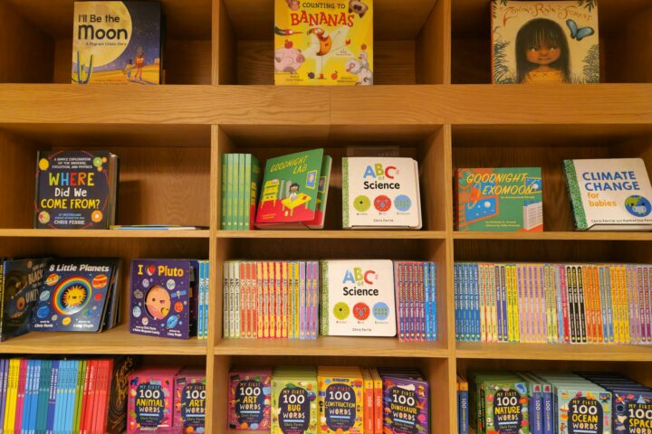 Due papà in un libro per bambini, proteste a Rabat