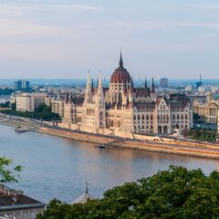 Ungheria, il Parlamento cancella i divieti anti-LGBT+ di Orbán
